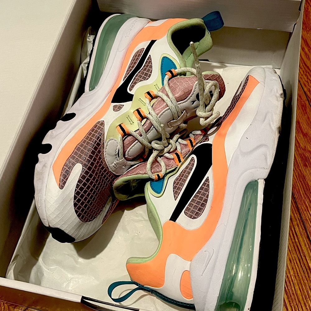 Nike Women Size 8 Air‎ Max 270 React Arctic Pink White SE CJ0620 600